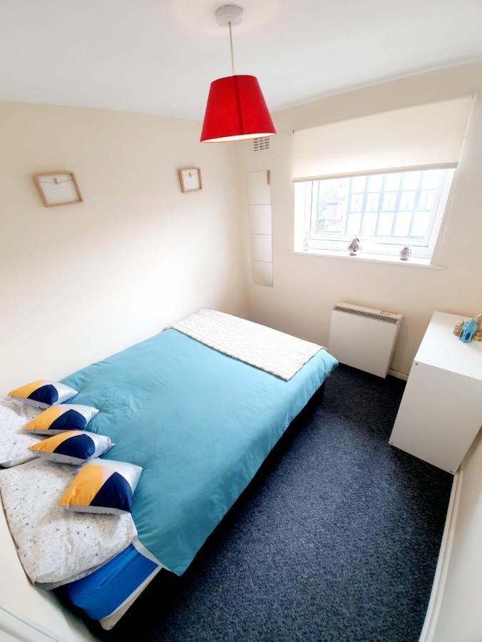 Rayleigh Town Centre 3 Bedroom Apartment Dış mekan fotoğraf